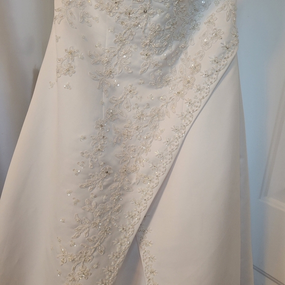 NWT David's Bridal Michaelangelo Strapless Beaded White Wedding Dress, Size 4 - Picture 5 of 13